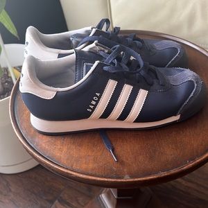 Very clean Adidas navy blue and white Samoa size 5.5 girls shoe